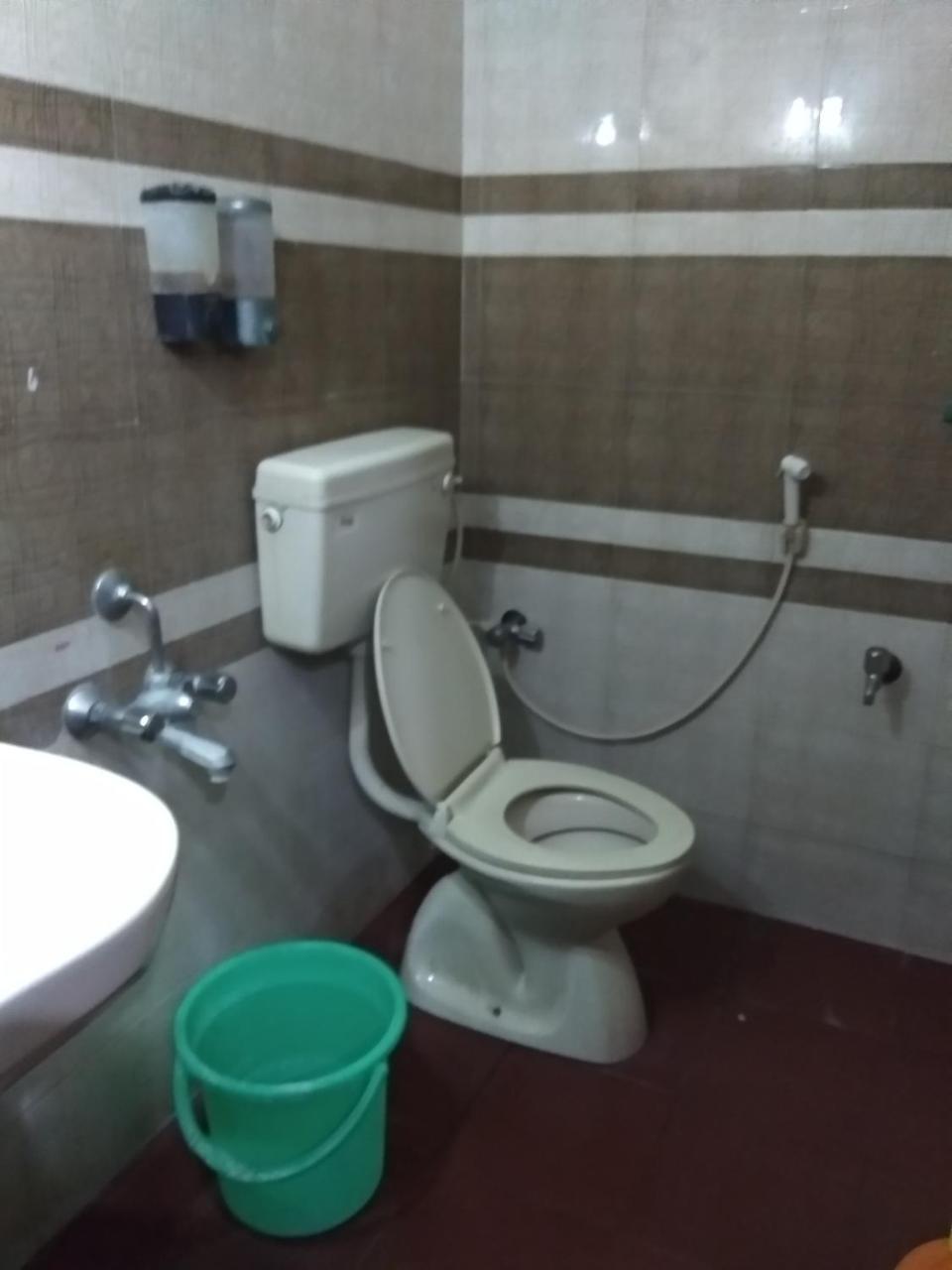 Sai Tirumala Residency Тирупати Екстериор снимка