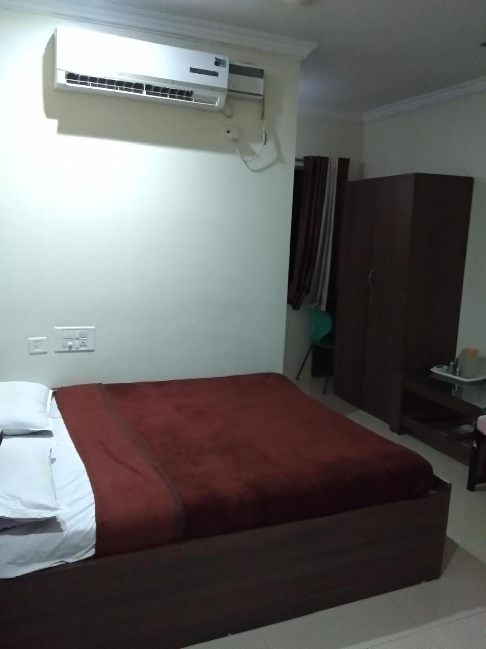 Sai Tirumala Residency Тирупати Екстериор снимка