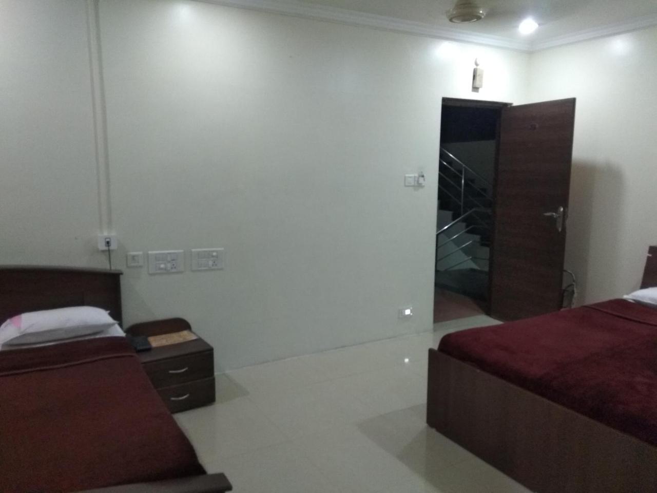 Sai Tirumala Residency Тирупати Екстериор снимка