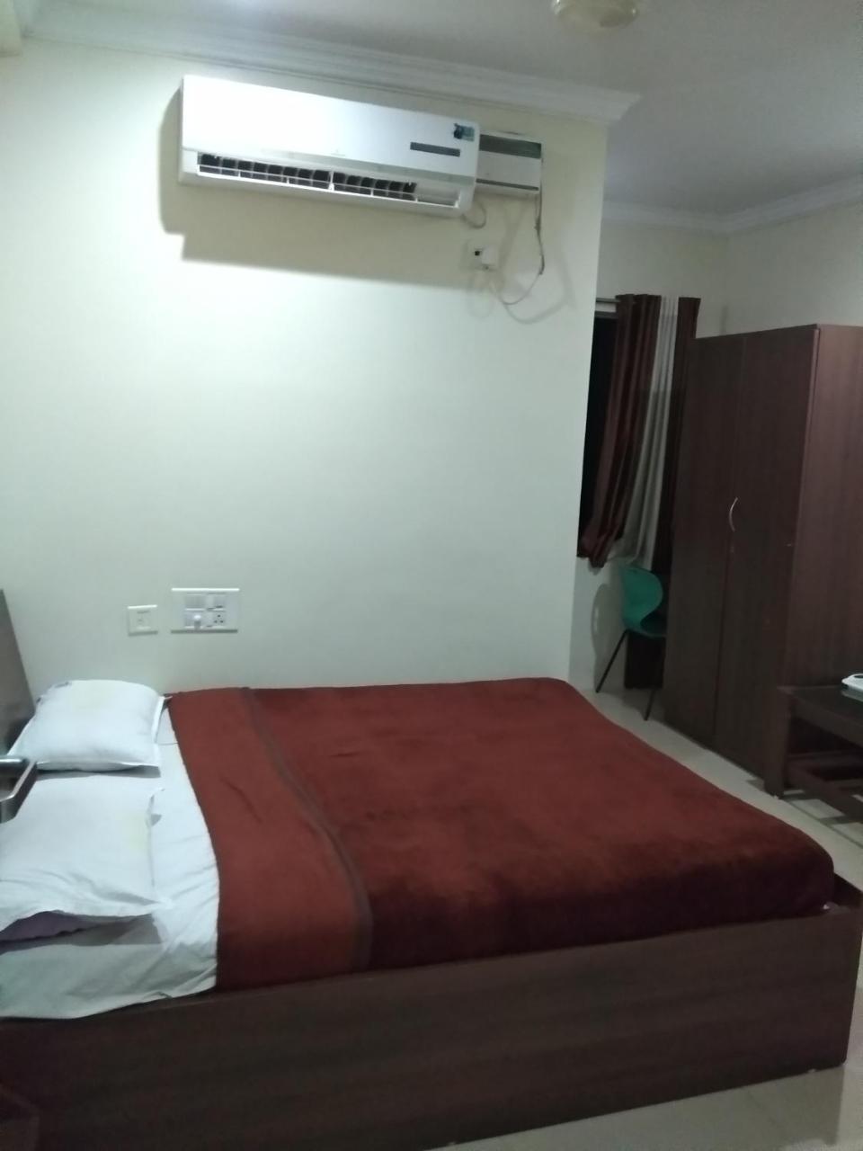 Sai Tirumala Residency Тирупати Екстериор снимка
