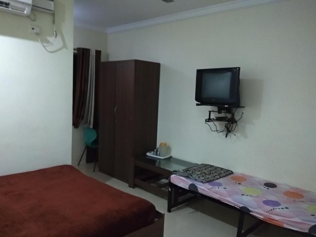 Sai Tirumala Residency Тирупати Екстериор снимка