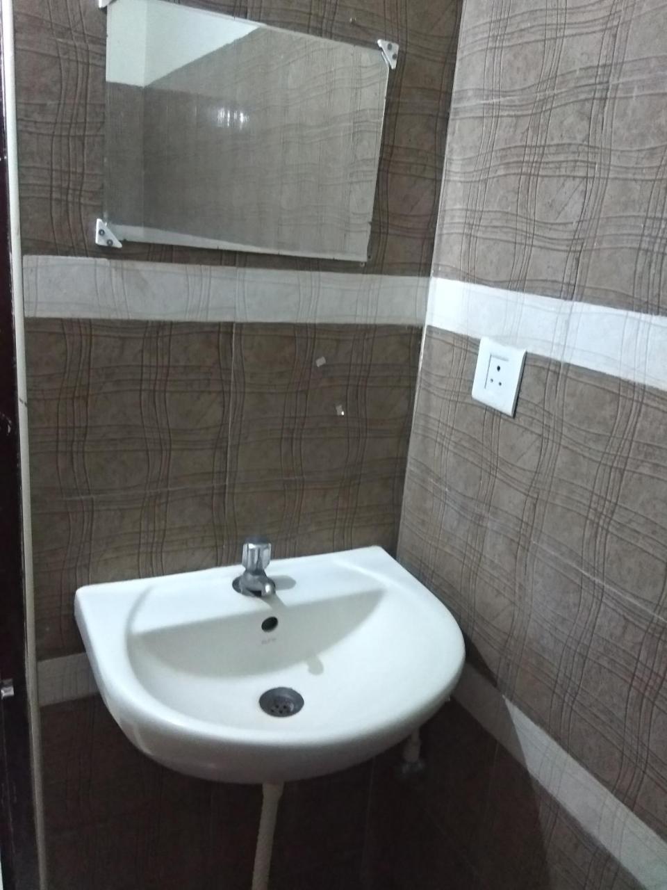 Sai Tirumala Residency Тирупати Екстериор снимка